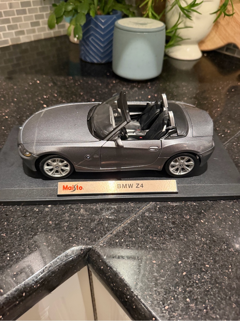 BMW Z4 Roadster Minicar Maisto 1/36 (unboxed)